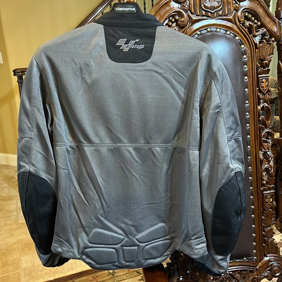 MotoGP Protective Motorcycle Jacket - Picture 3 of 7